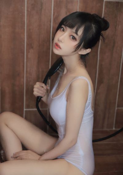 偷玩同学漂亮麻麻张嫣最新集